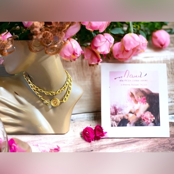 Vintage 1993 (93A) Chanel Authentic Gold finish chain belt - Picture 2 of 16